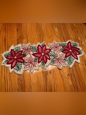 Kohl's St. Nicholas Square Beaded Table Runner - Cream & Red